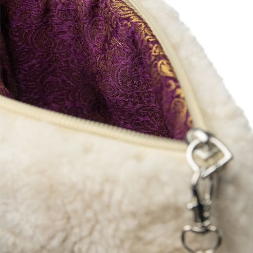 sheep white pouch with heart 15cm (ovis aries)