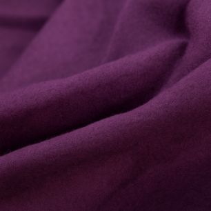 Molton vlamwerend 4511 130 cm x 60 m Rolled pant. 19-3325TP