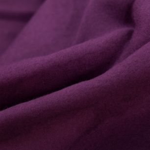 Molton vlamwerend 4511 130 cm x 60 m  Rolled pant. 19-3325TP